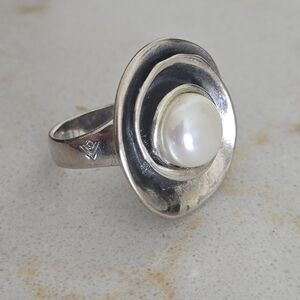 Silpada Lily Pearl Ring